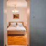 Kavon Apartment *